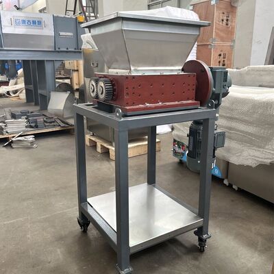 100-300KG / D Food Shredder Universal Small Organic Waste Crusher Cây nghiền rau được trang bị các thành phần cốt lõi của thiết bị